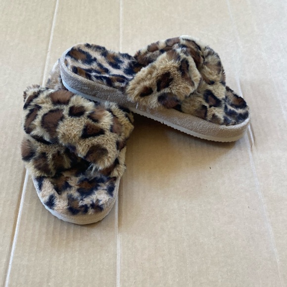 Furry slippers slides - Picture 1 of 4